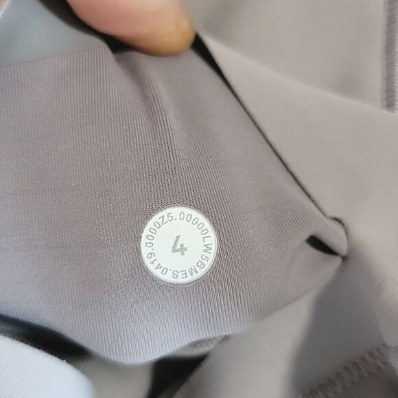 Lululemon In Movement Tight 25" Dark Chrome Legging - Size 4 - Picture 5 of 13